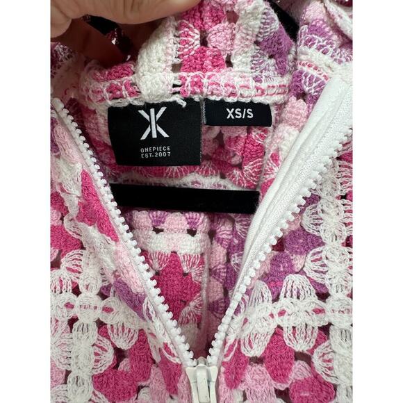 Onepiece Coverup Crochet Short Jumpsuit Pink White size XS/S Resort Retro Rare - Picture 3 of 6